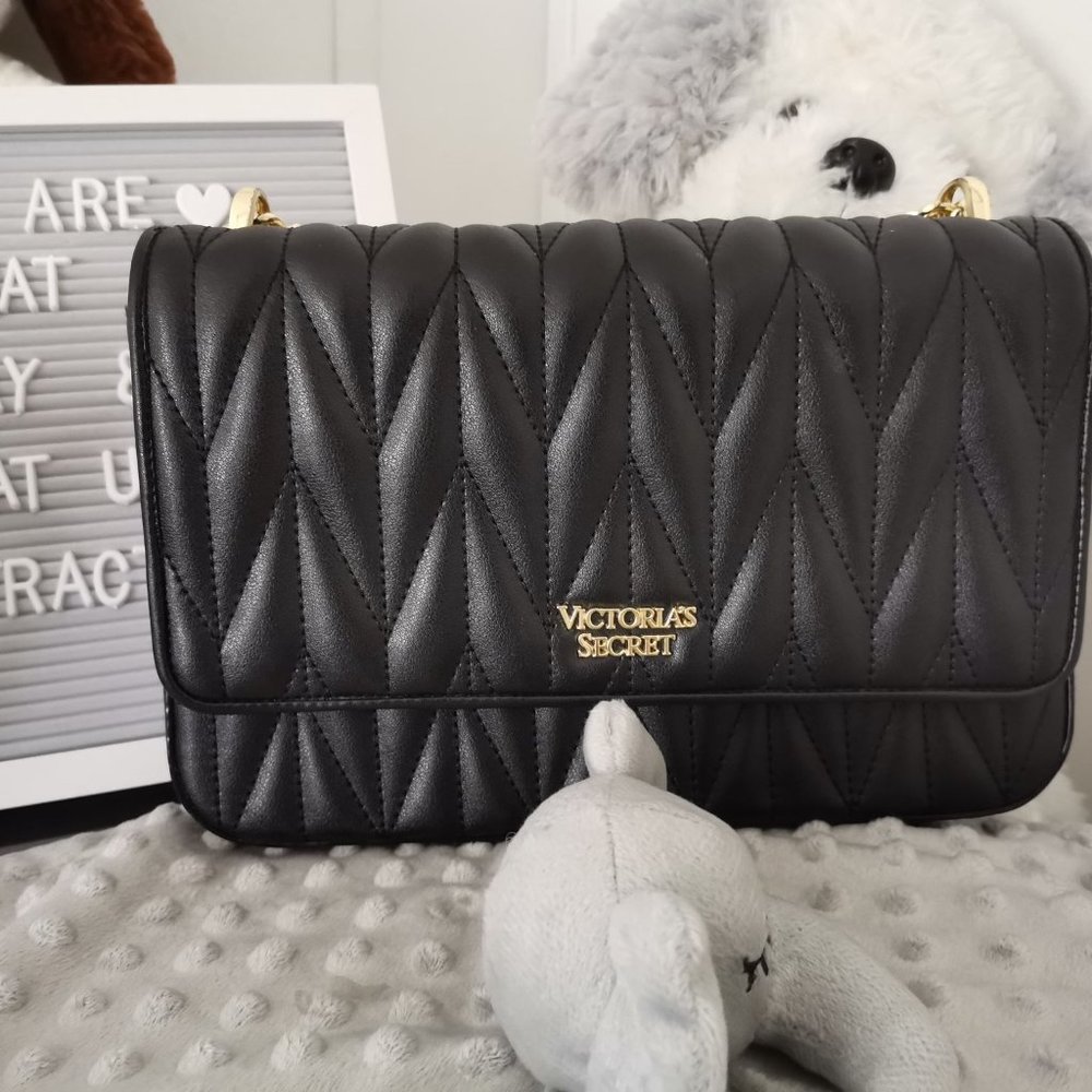 The Victoria Medium Shoulder Bag